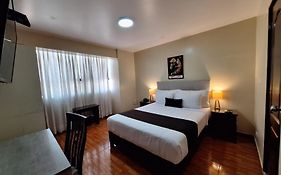 Epiqus Hotel